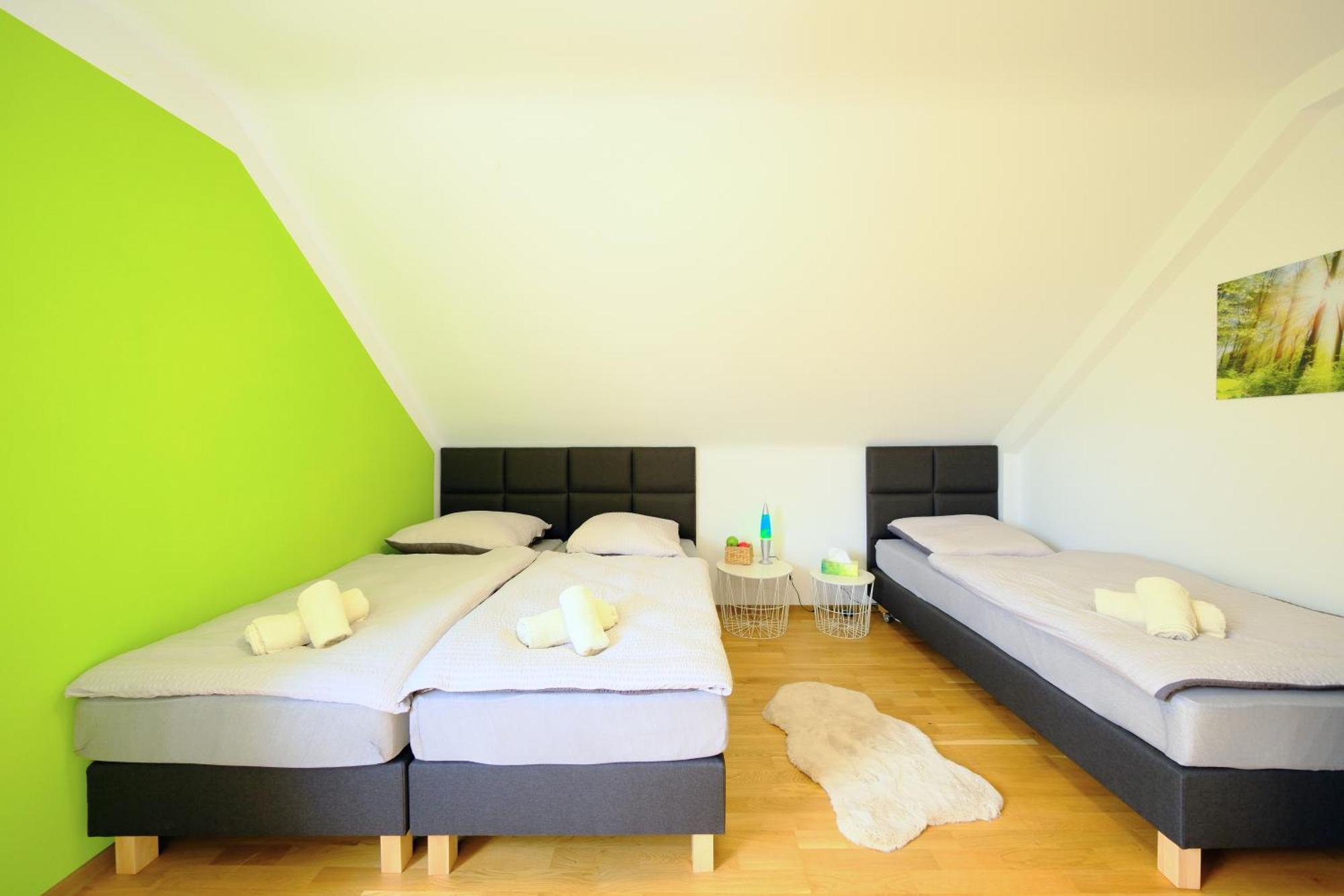 Happybnb - Stilvolles, Naturgelegenes Apartment Mit Blick Auf Den Mittellandkanal Und Die Wasserstadt Hannover - Kamin, Parken Und Spielplatz Exterior photo